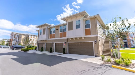 Parc Hill Apartment Homes | Apartments in Orange City, FL | Concord